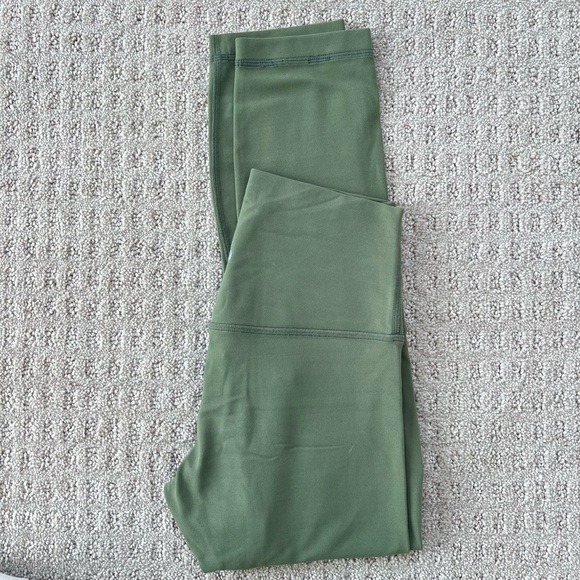 Lululemon Cropped Green Align Leggings - Picture 5 of 5